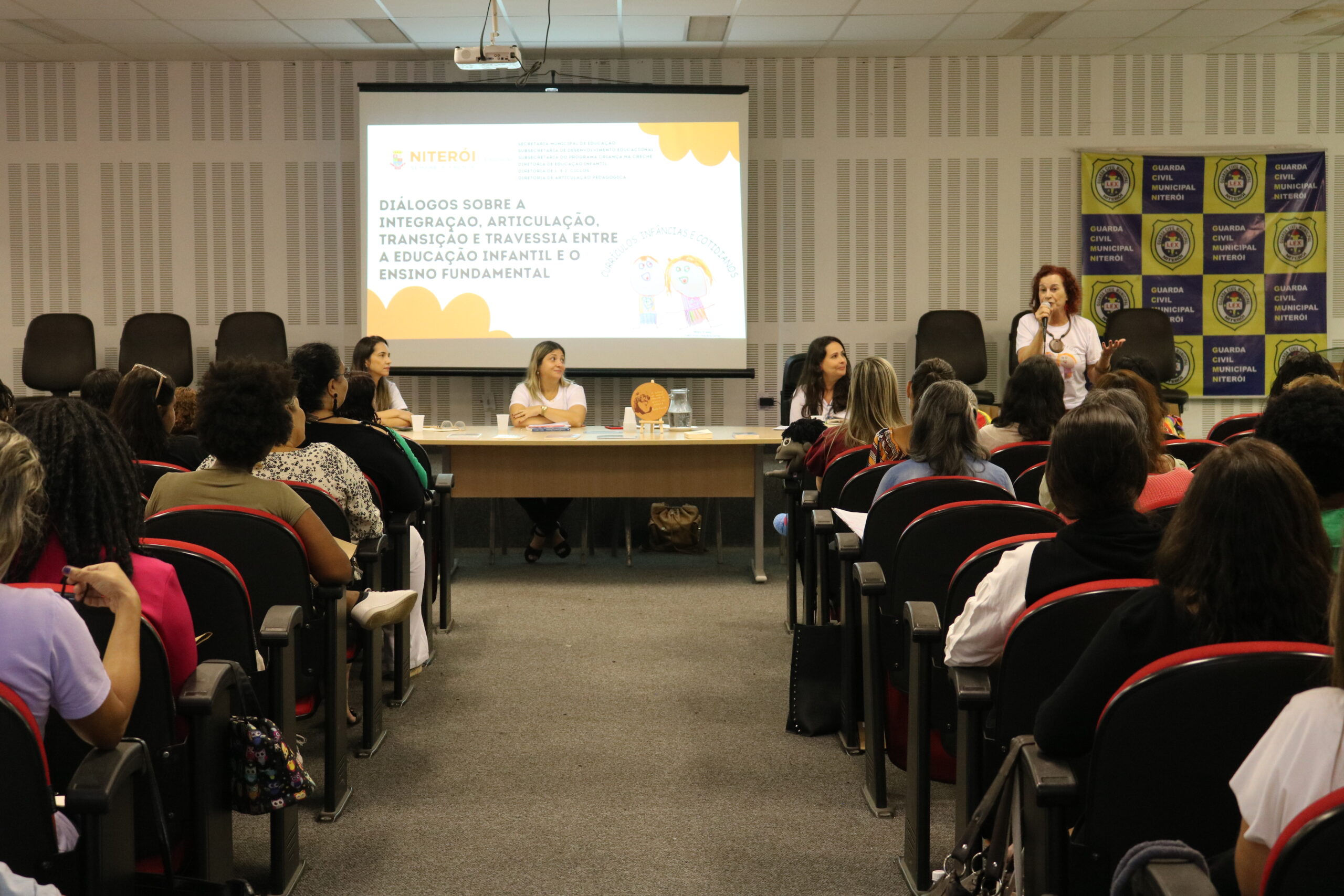 Educação Niterói realiza Encontro Formativo sobre transição da Educação