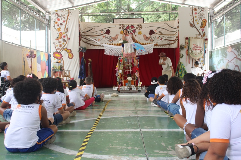 Niterói incentiva a leitura entre crianças, através da arte, do teatro e da poesia