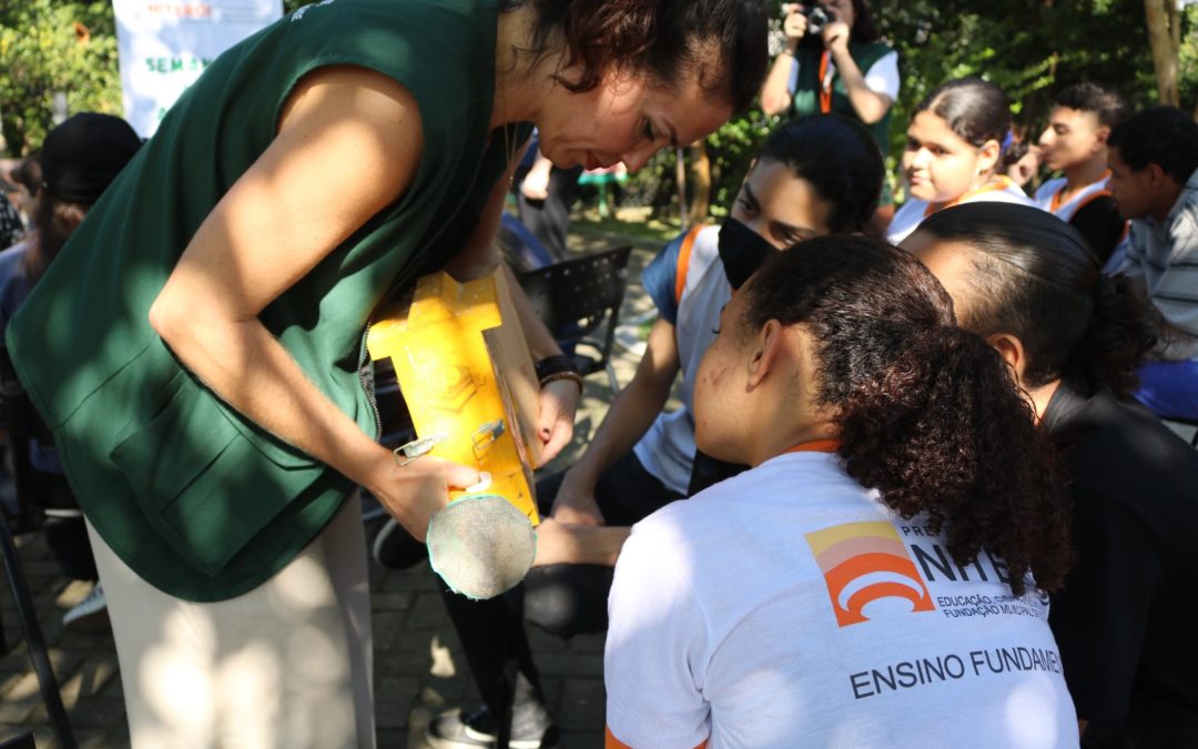 Estudantes da Rede participam de oficina sobre abelhas